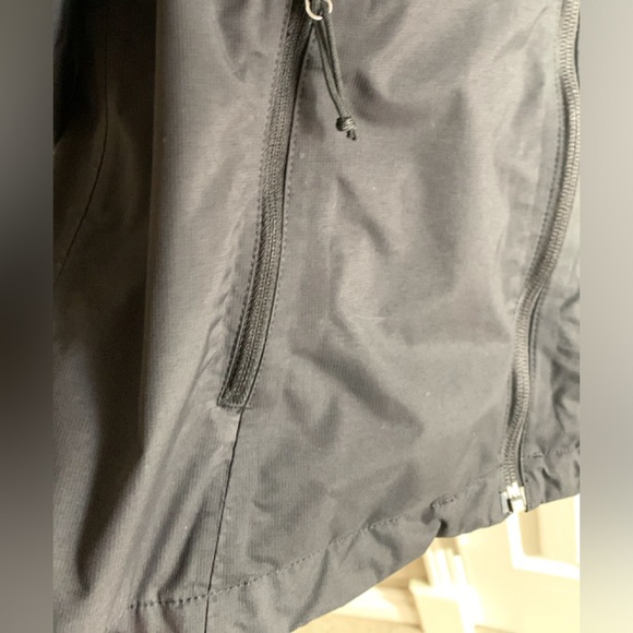 THE NORTH FACE Women’s Running Rain Jacket - Picture 5 of 12